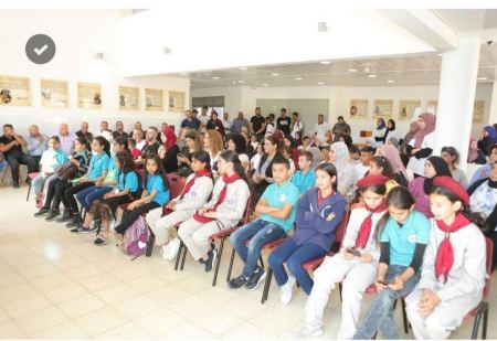 مجلس حورة المحلي ينظم معرضاً علمياً لكشف مواهب الطلاب العلميّة